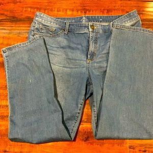 St John’s Bay Straight Leg Jean 🛑🛑SOLD🛑🛑